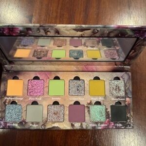 Ensley Reign Flutter Eyeshadow Palette